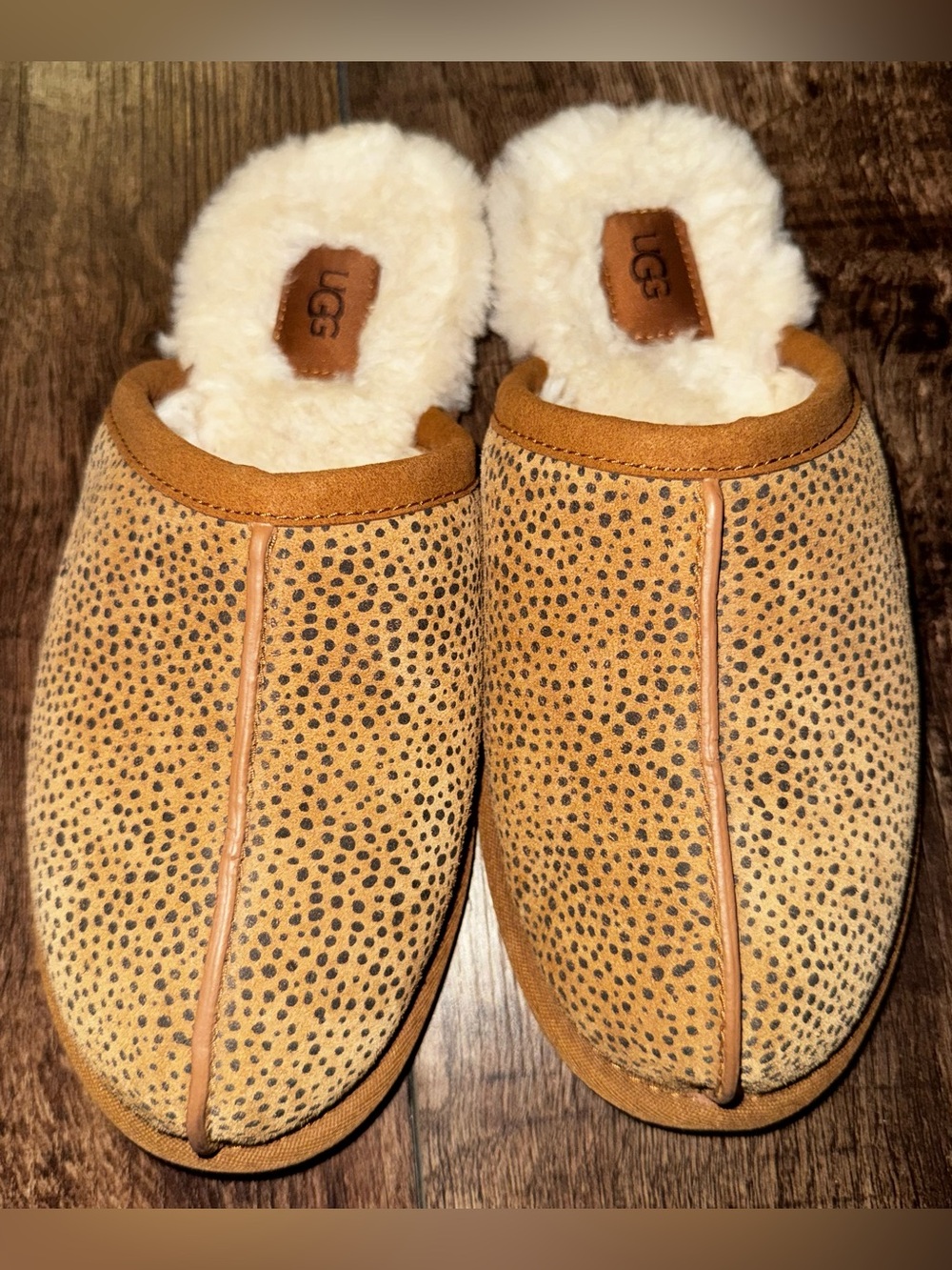 UGG Scuffette Cheetah-Print Shearling-Lined Slip-On Slippers EUC